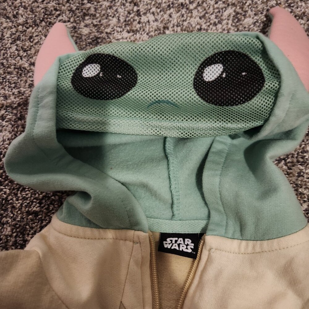 Boys Star Wars Yoda hoodie size small